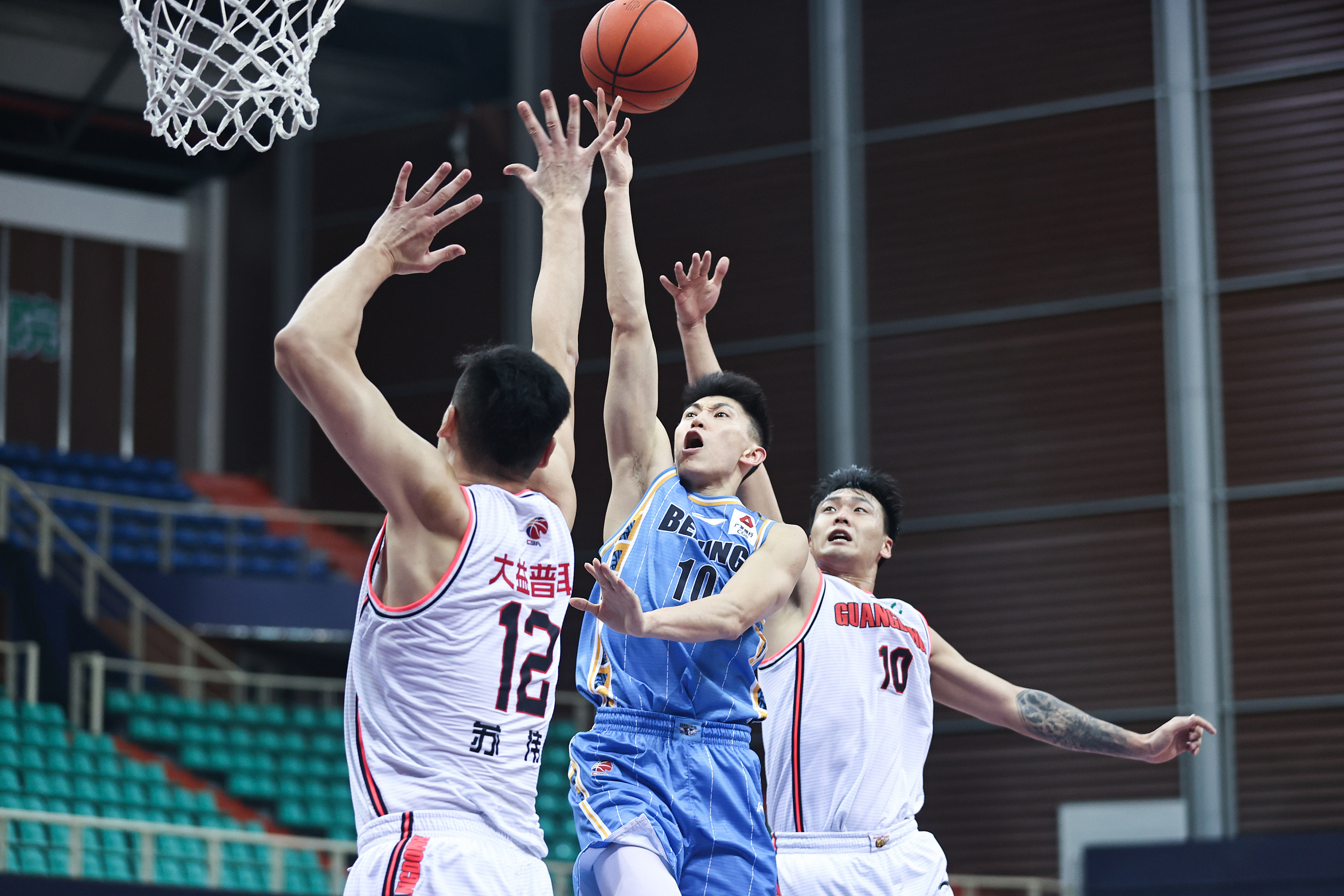 乐鱼体育网页-关于北京首钢重逢冤家，大胜对手，夺冠在望的信息