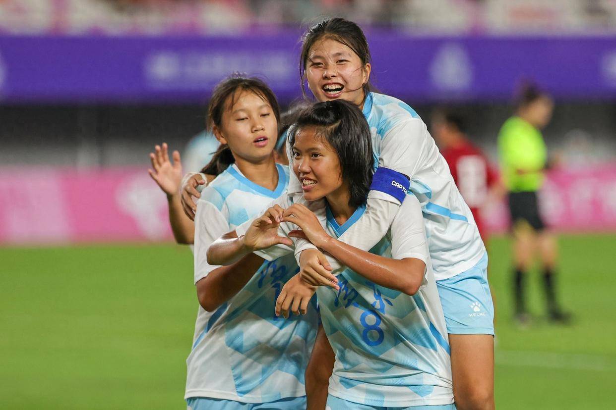 关于湖南队迎来胜利：挺进全国女子足球锦标赛八强的信息