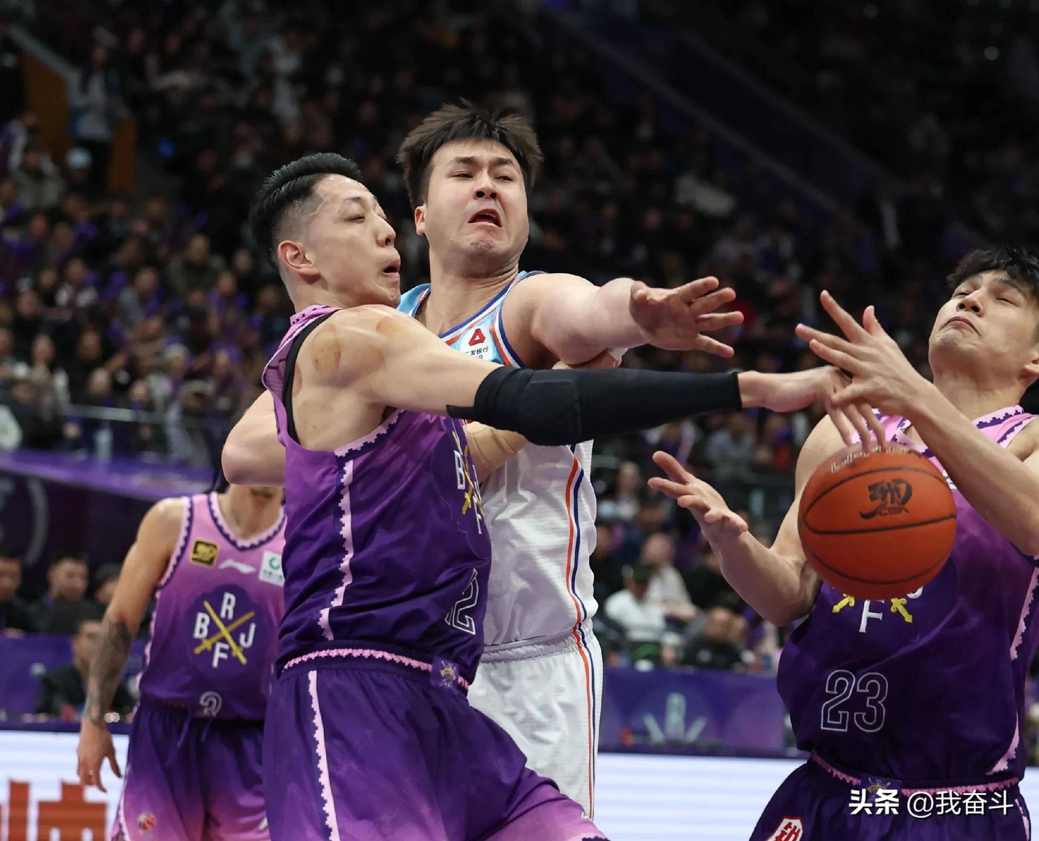 关于山西男篮集体奋斗，向胜利冲刺的信息